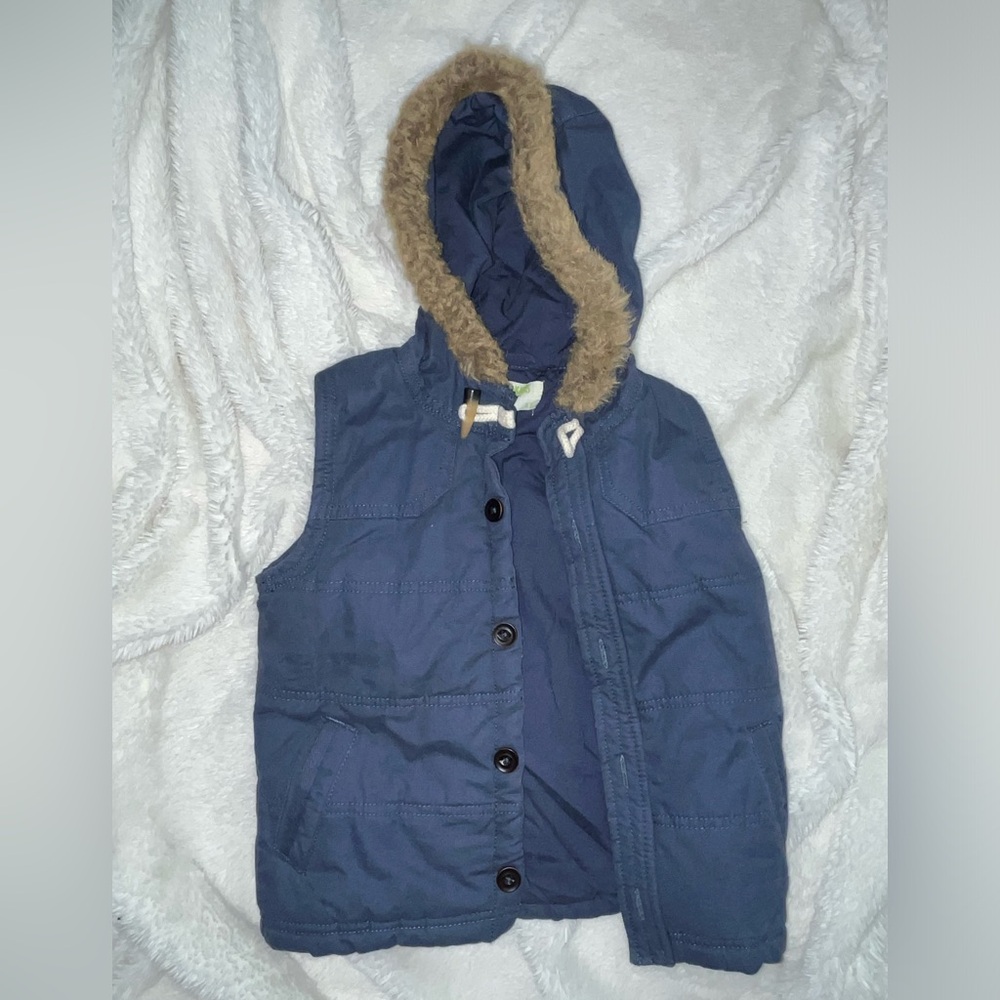 Gently used 5t blue vest with furry hood
